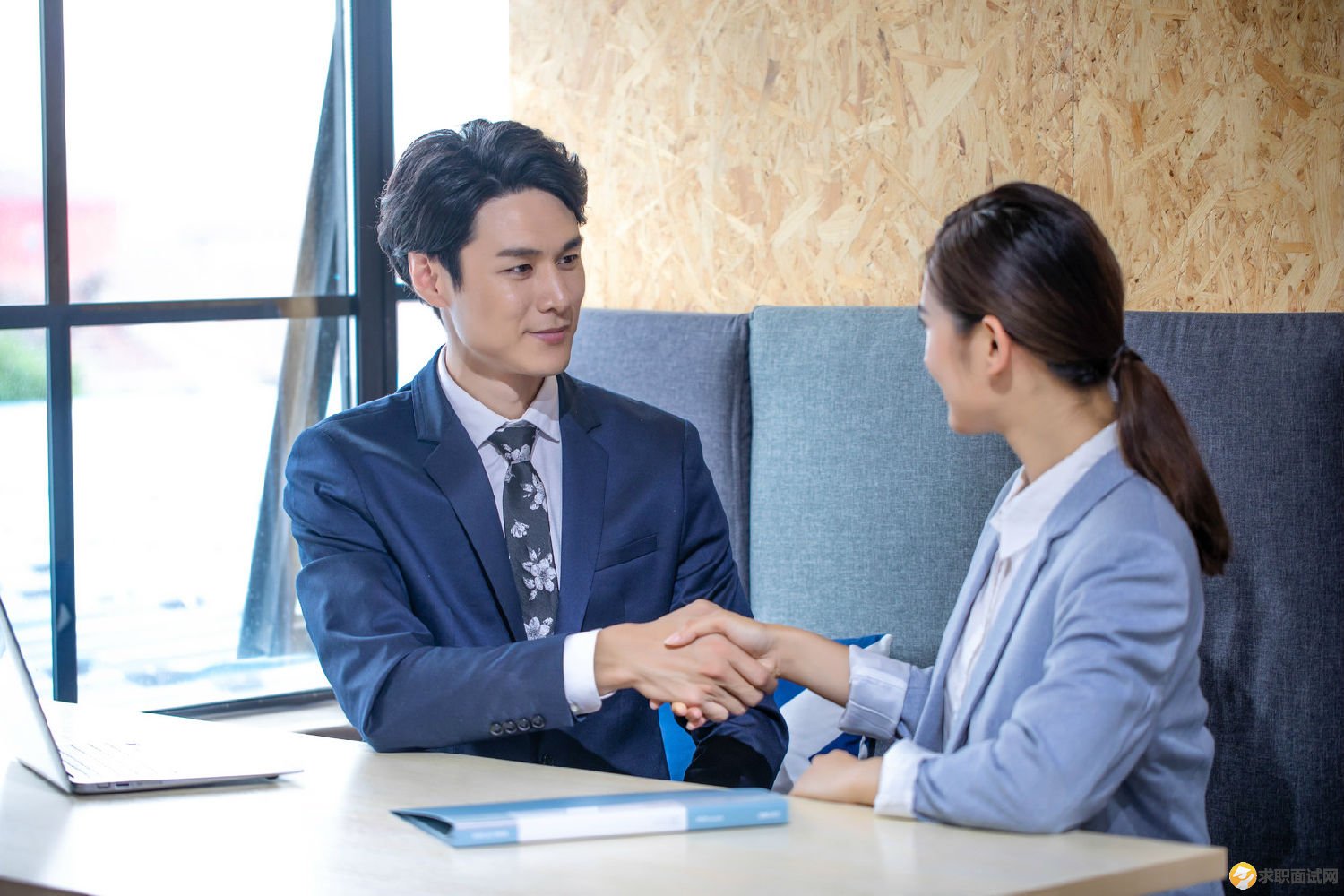 职场激励小故事大道理_职场励志心态小故事_职场励志小故事及感悟