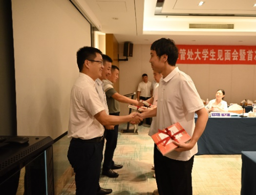 简短职场励志小故事及感悟_职场励志小故事及感悟50字_职场励志小故事大道理