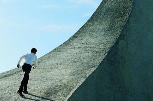 董明珠励志故事简短_董明珠职场励志故事8则_职场励志董明珠故事视频