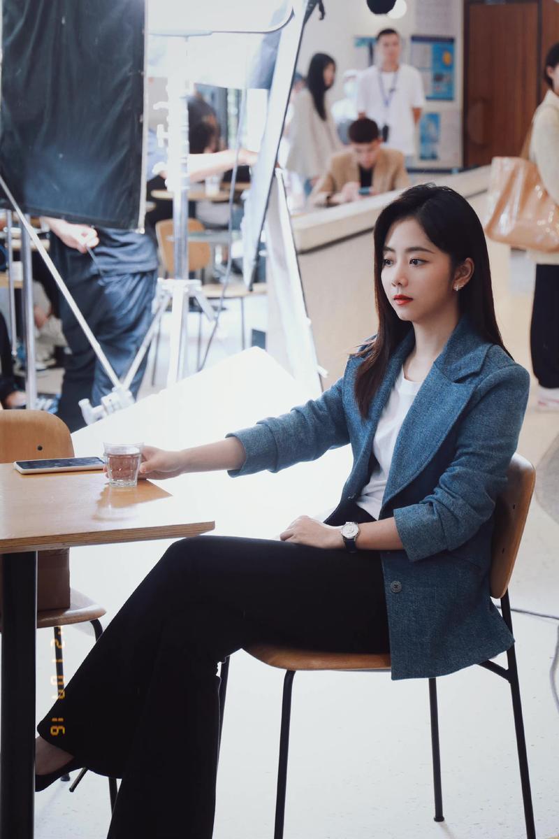 励志电影职场_职场电视剧经典_职场励志的电视剧