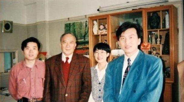 职场励志小品剧本_小品职场励志剧本怎么写_小品剧本职场搞笑幽默