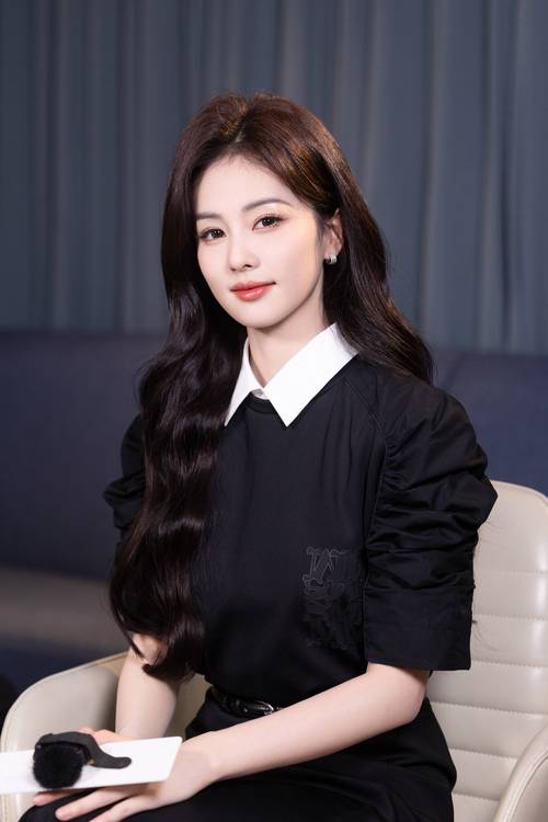 白鹿饰演女主角追梦_女性职场励志电视剧_北上电视剧女性角色