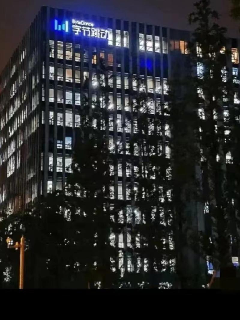 中年职场压力_中年人职场困境_微信职场励志文章图文