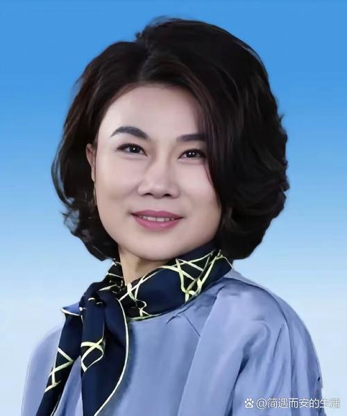 董明珠格力电器领导力_董明珠职场励志故事8则_董明珠商业智慧转型故事