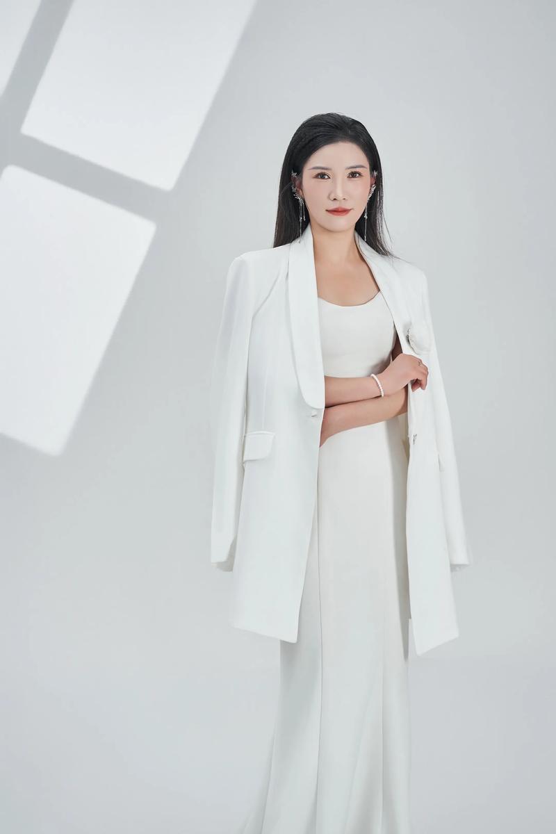 双女性职场剧_职场女性创业故事_职场励志小说